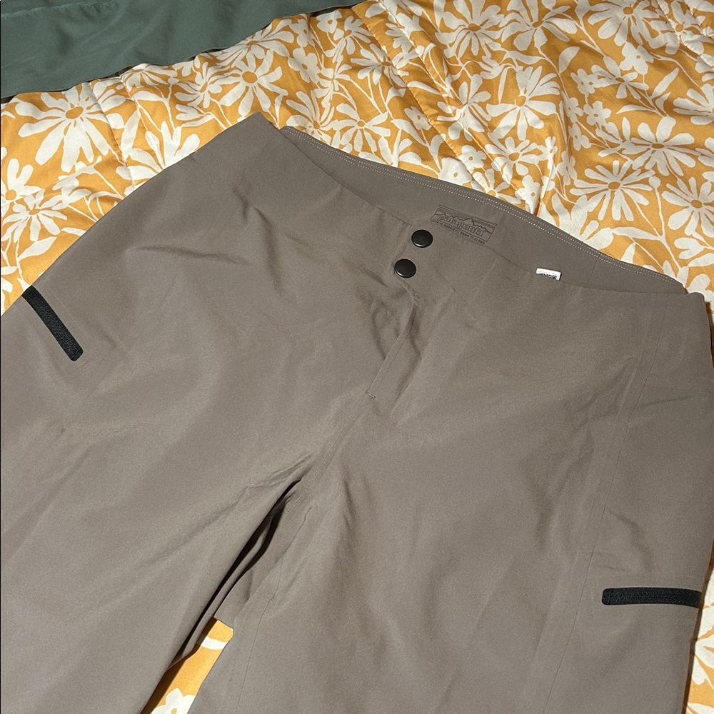 Patagonia Men’s Dirt Roamer Bike Shorts - Picture 2 of 6